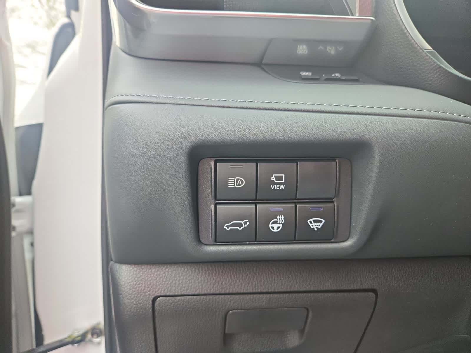 used 2022 Toyota Highlander car, priced at $46,998