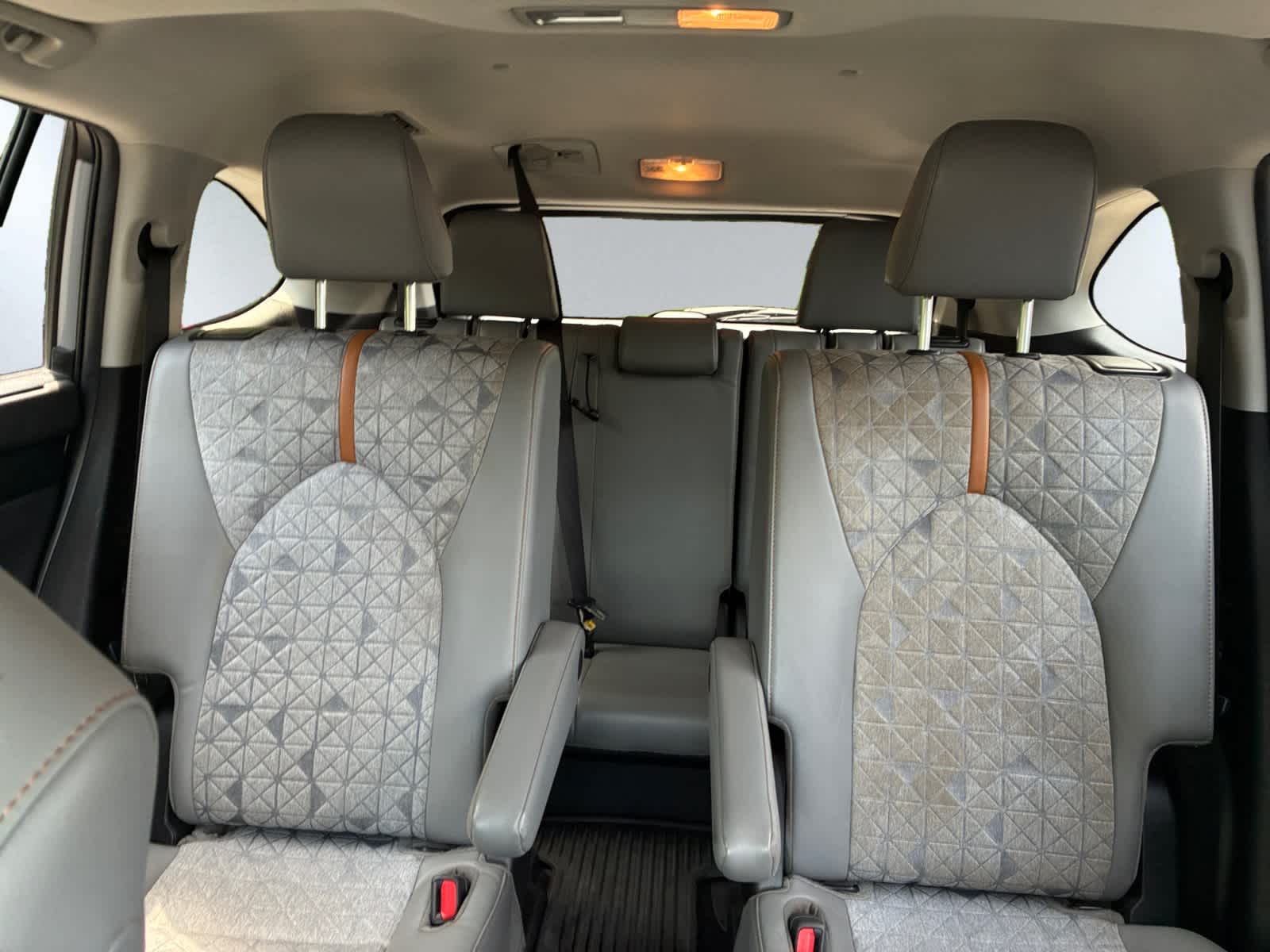 used 2022 Toyota Highlander car, priced at $39,998