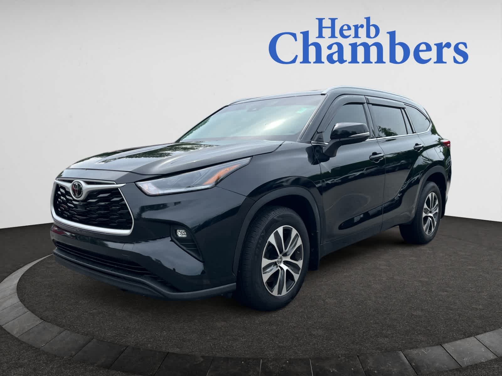 used 2022 Toyota Highlander car, priced at $33,998