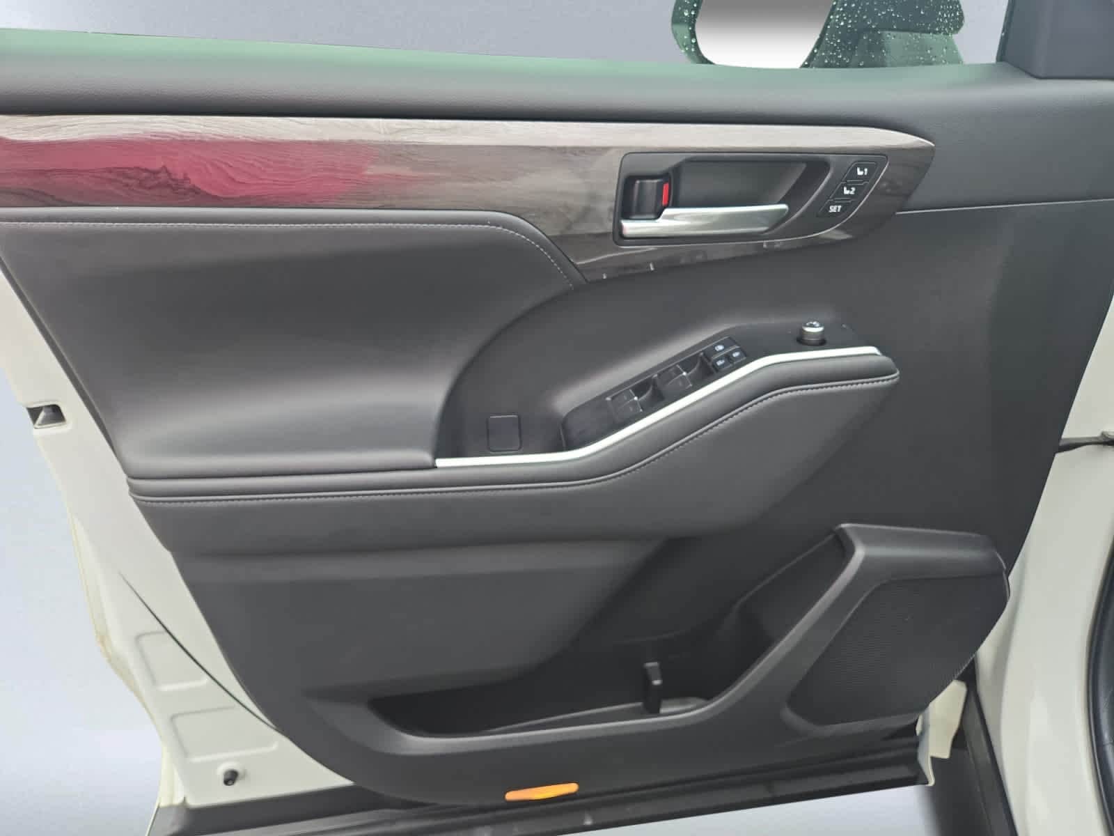 used 2021 Toyota Highlander car, priced at $38,998