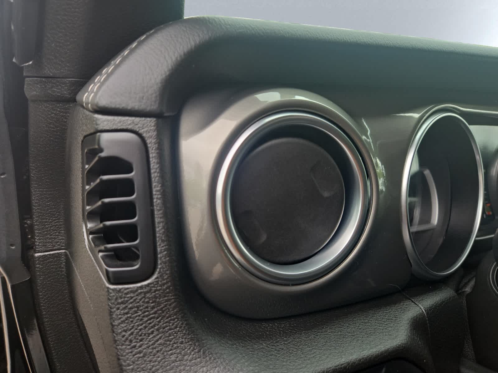 used 2021 Jeep Gladiator car, priced at $33,998