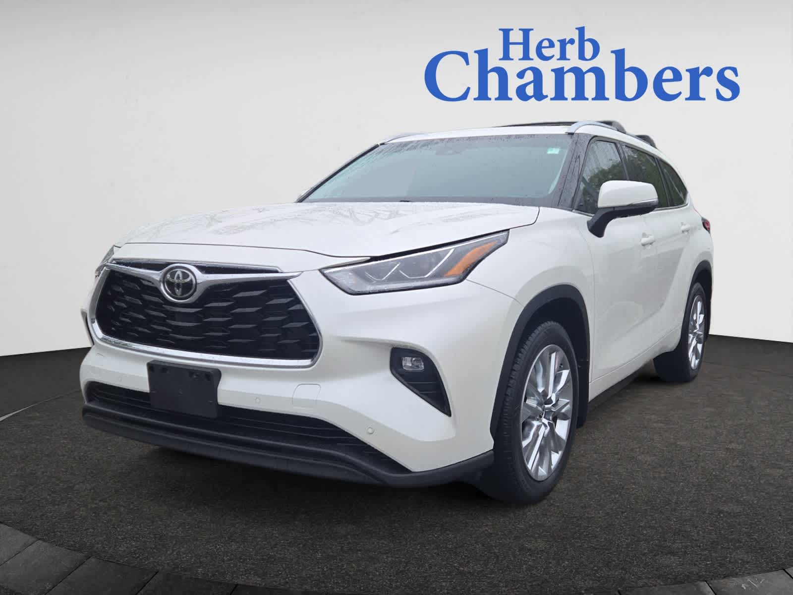 used 2021 Toyota Highlander car, priced at $38,998