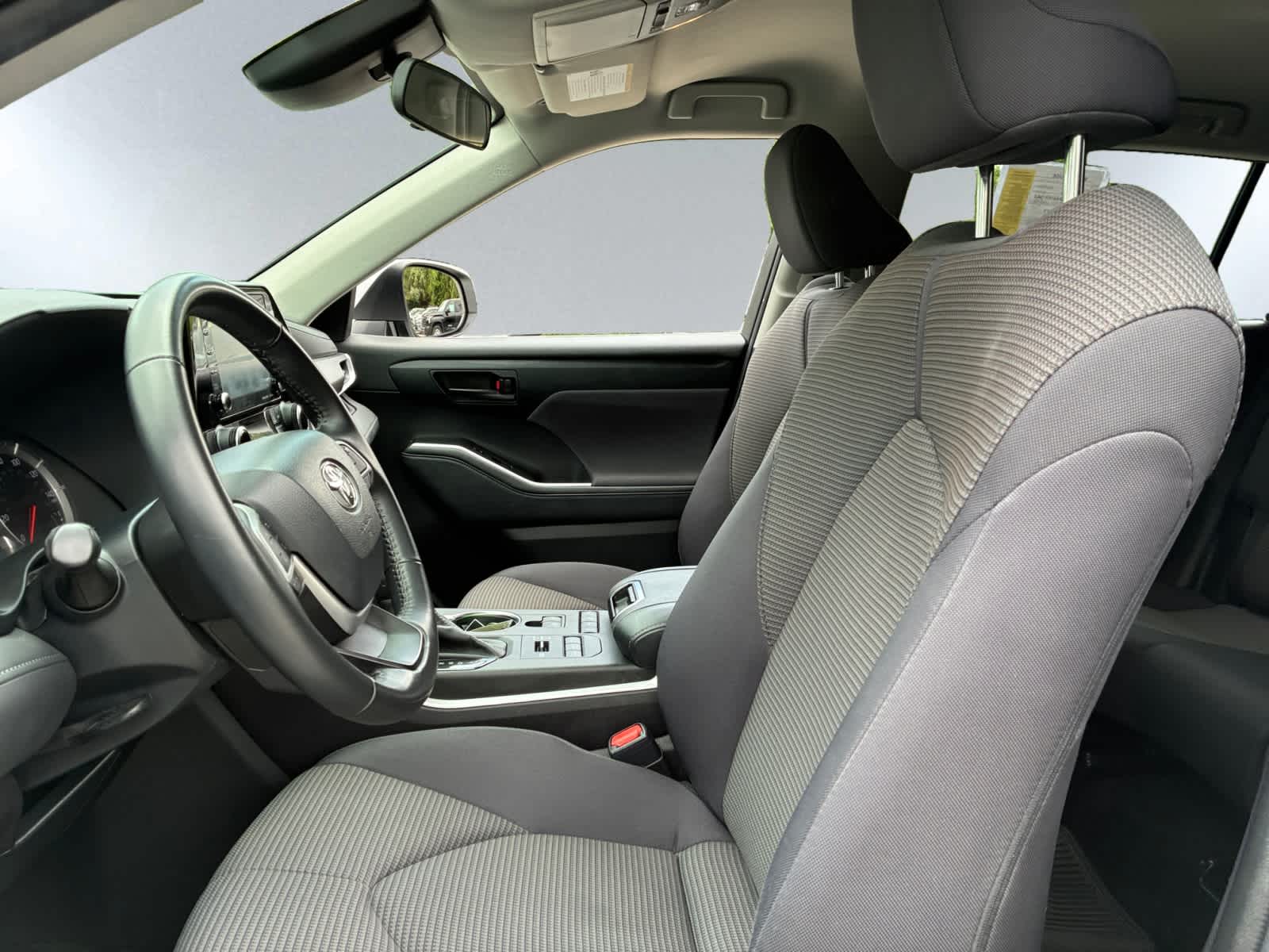 used 2022 Toyota Highlander car, priced at $36,998