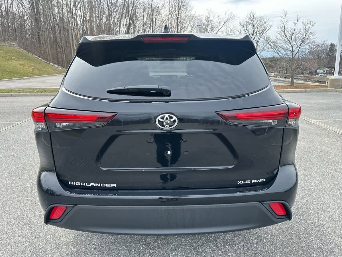 new 2024 Toyota Highlander car, priced at $45,778