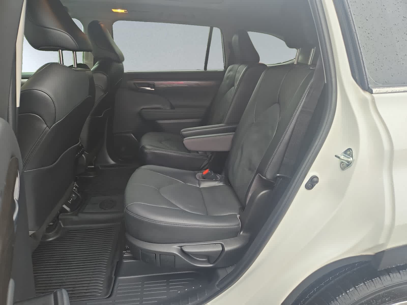 used 2022 Toyota Highlander car, priced at $46,998