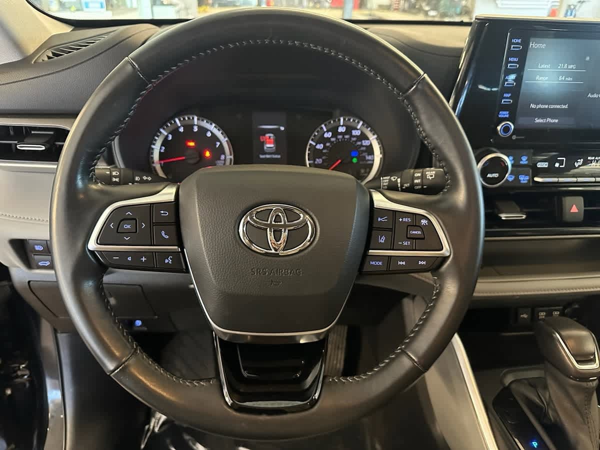 used 2021 Toyota Highlander car, priced at $33,998