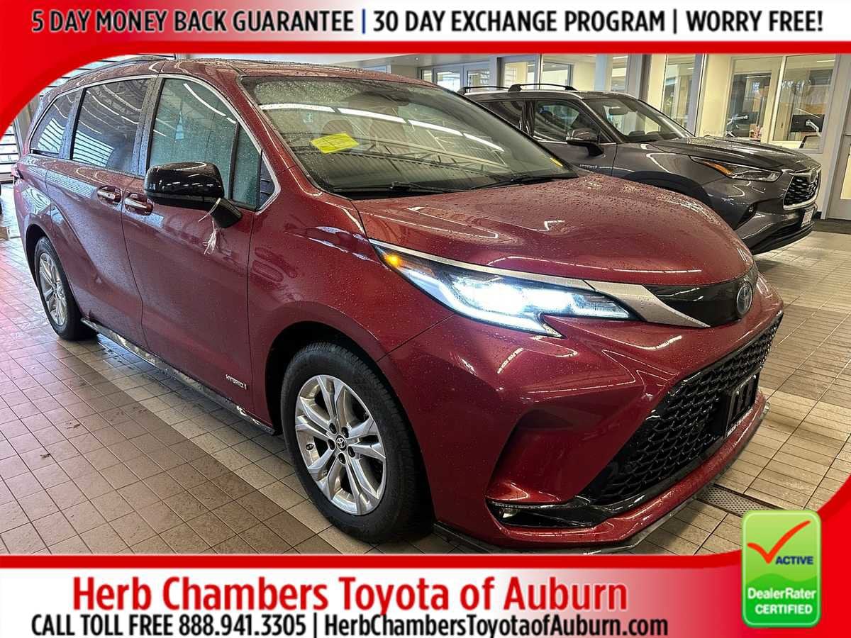 used 2022 Toyota Sienna HV car, priced at $43,998