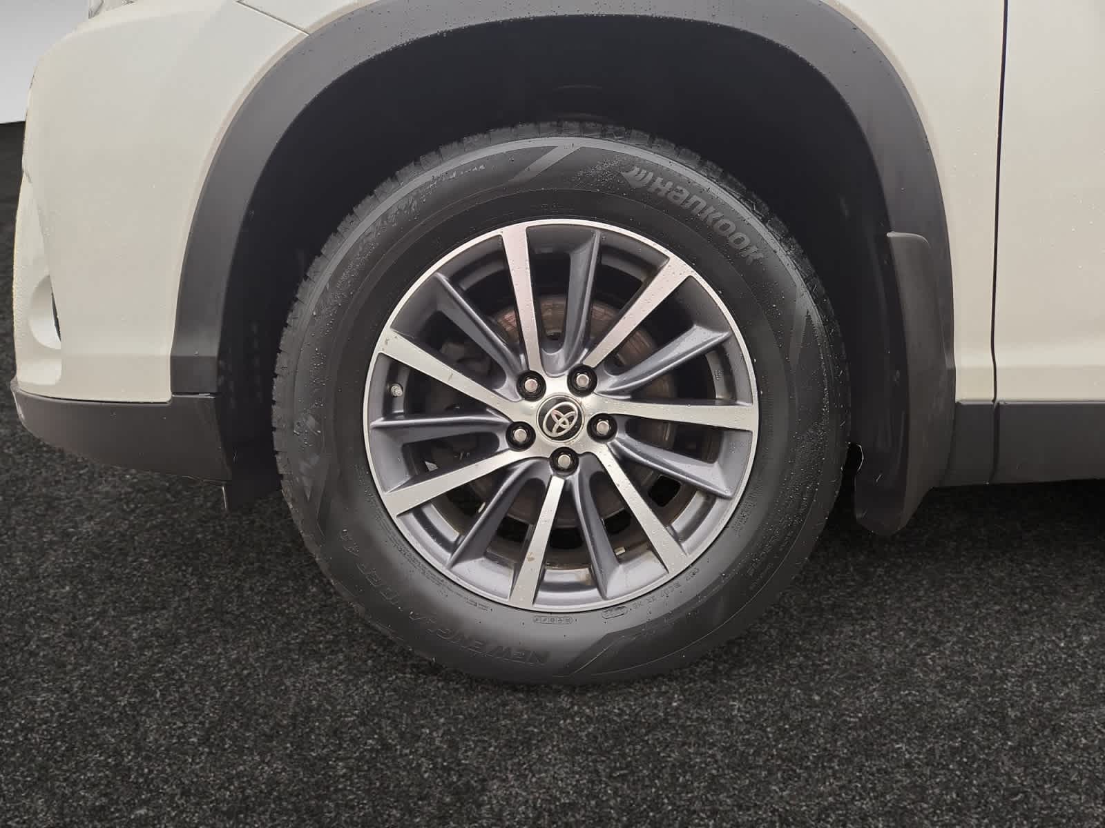 used 2019 Toyota Highlander car, priced at $29,998