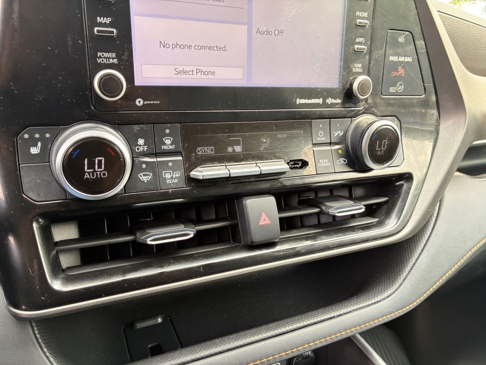 used 2022 Toyota Highlander car, priced at $39,998