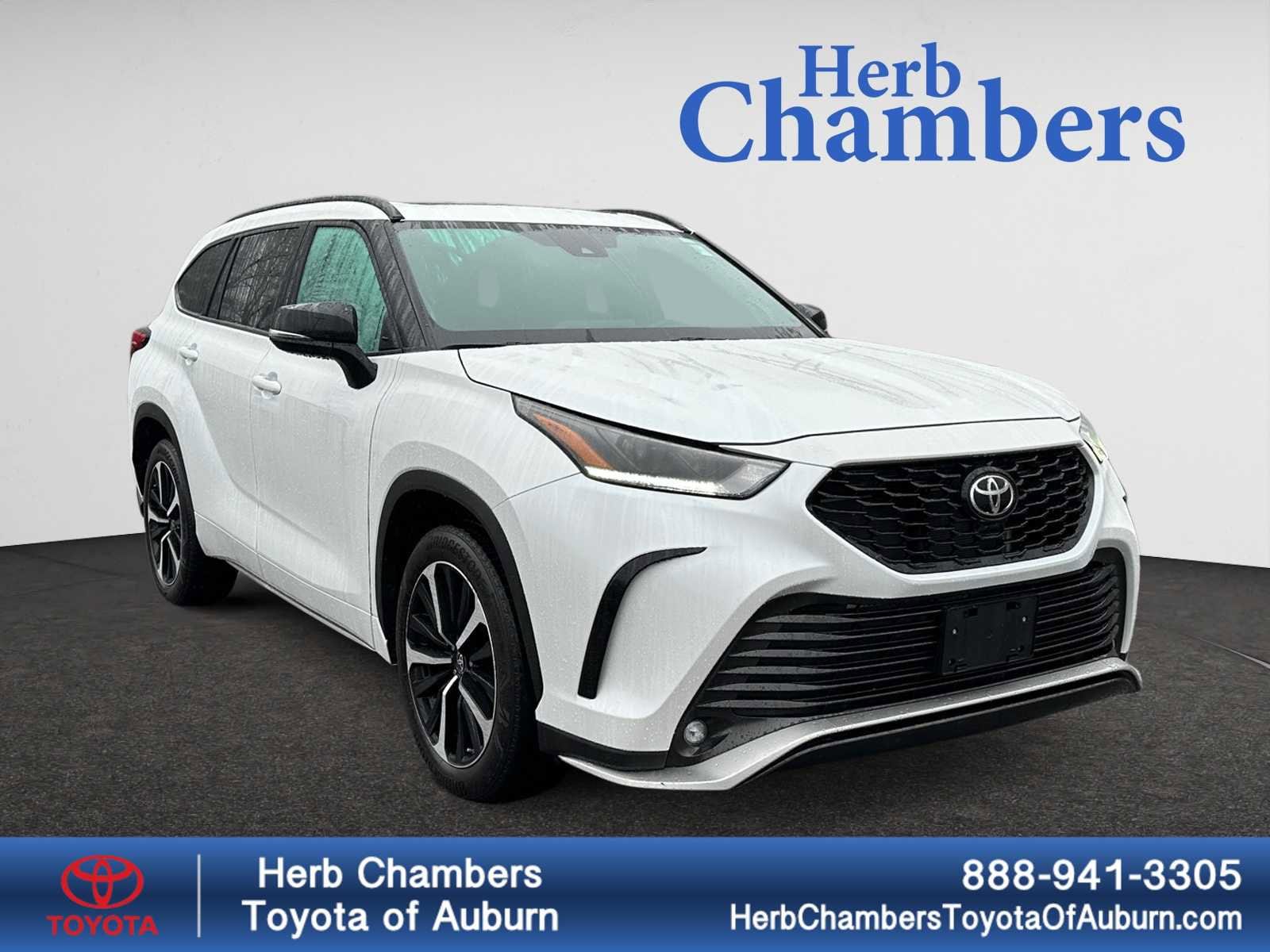 used 2022 Toyota Highlander car, priced at $44,998