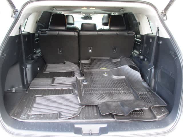used 2021 Toyota Highlander car, priced at $38,998