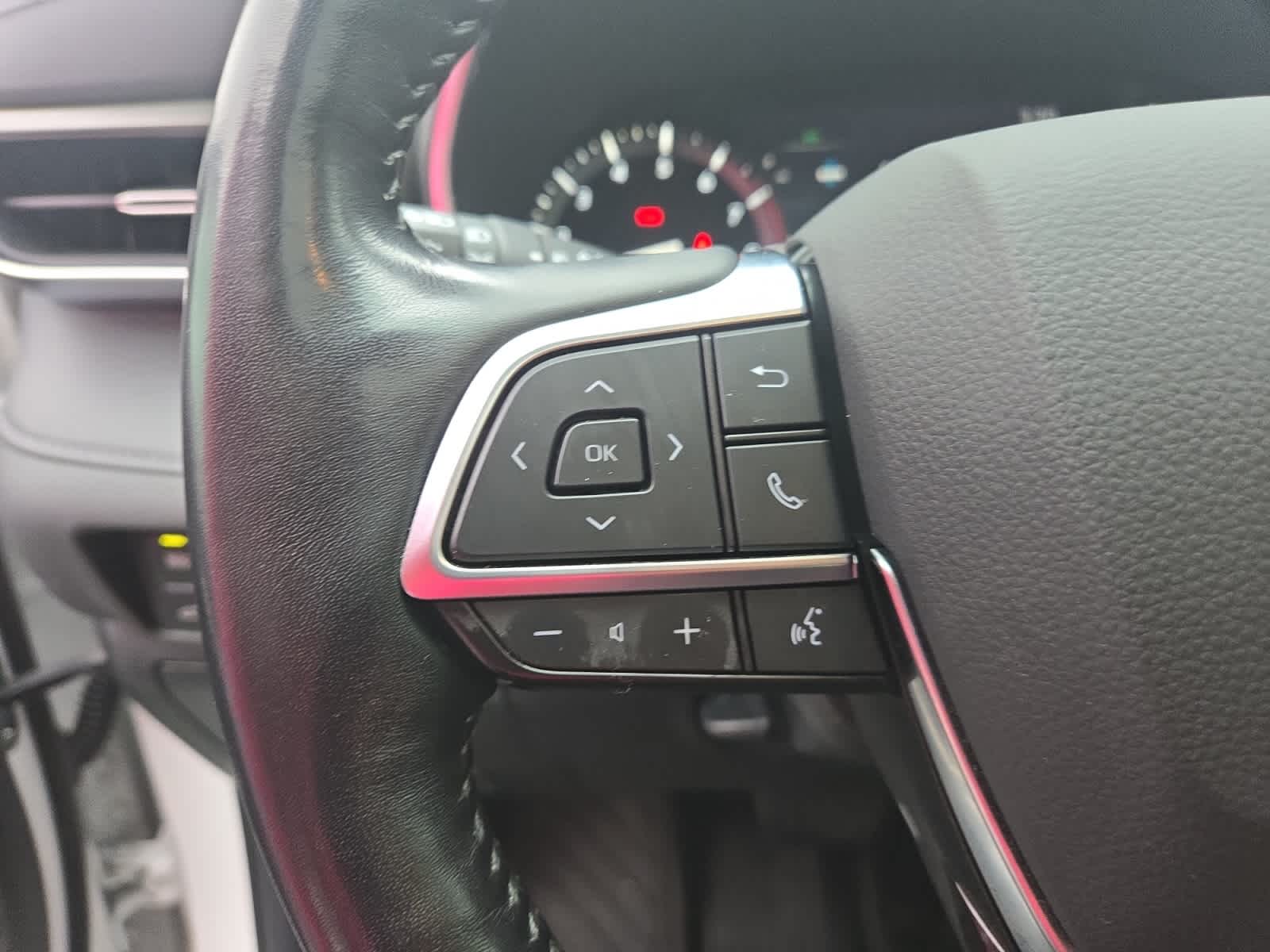 used 2021 Toyota Highlander car, priced at $38,998