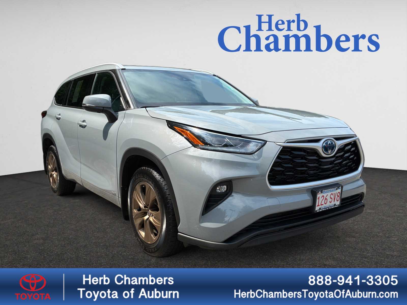 used 2022 Toyota Highlander car, priced at $39,998