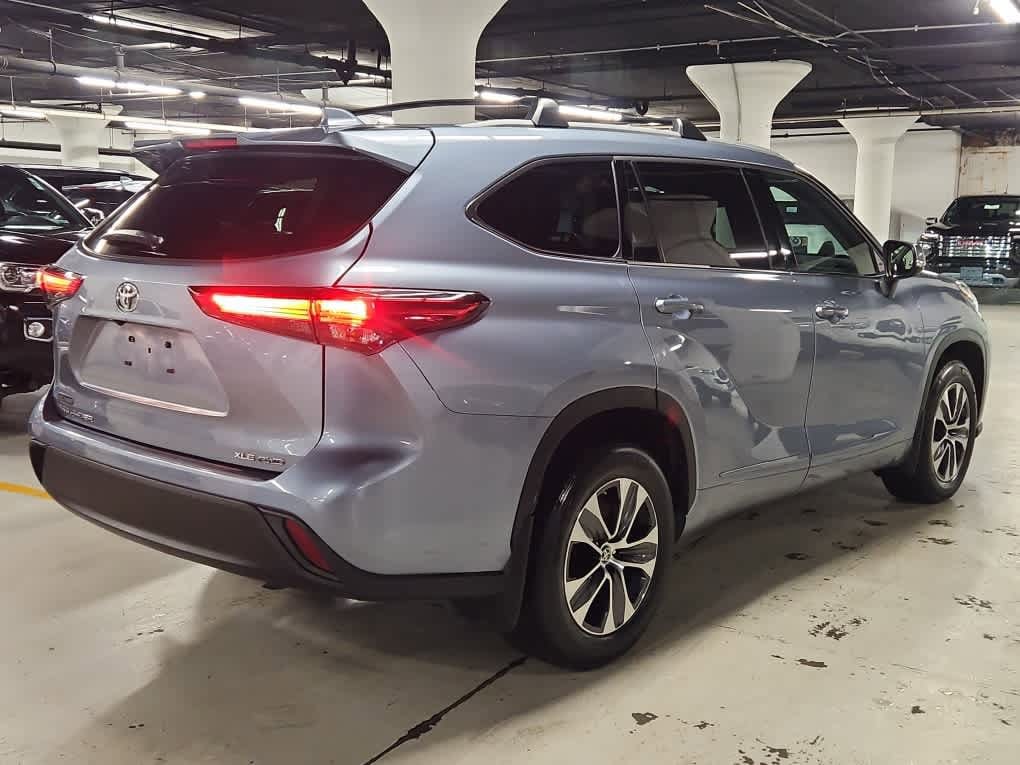 used 2022 Toyota Highlander car, priced at $35,998