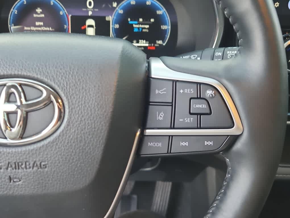 used 2023 Toyota Highlander car, priced at $47,998