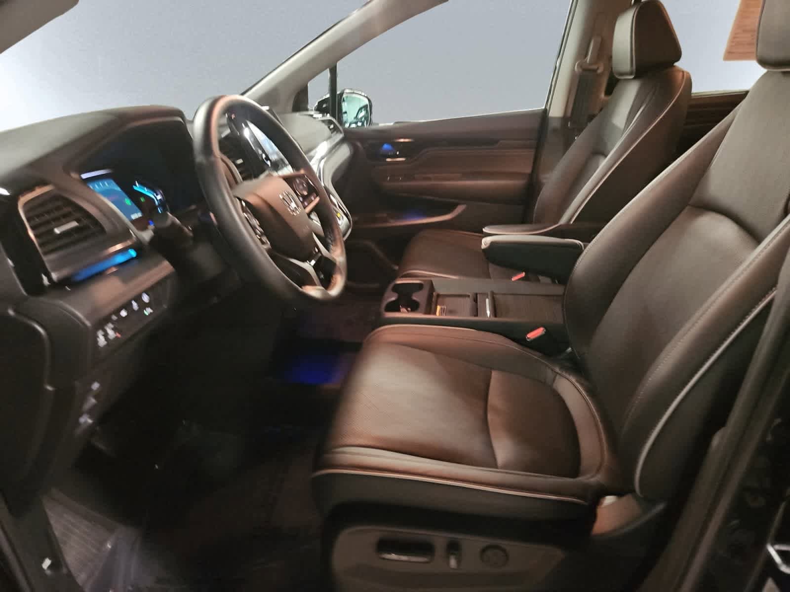 used 2024 Honda Odyssey car, priced at $44,998