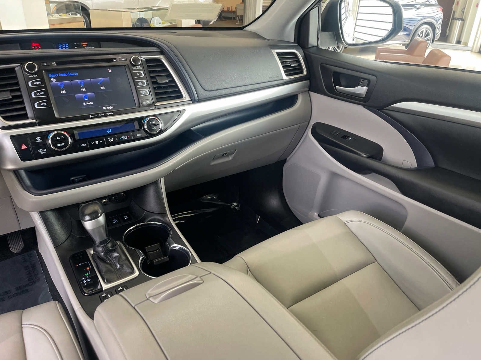 used 2019 Toyota Highlander car, priced at $29,998