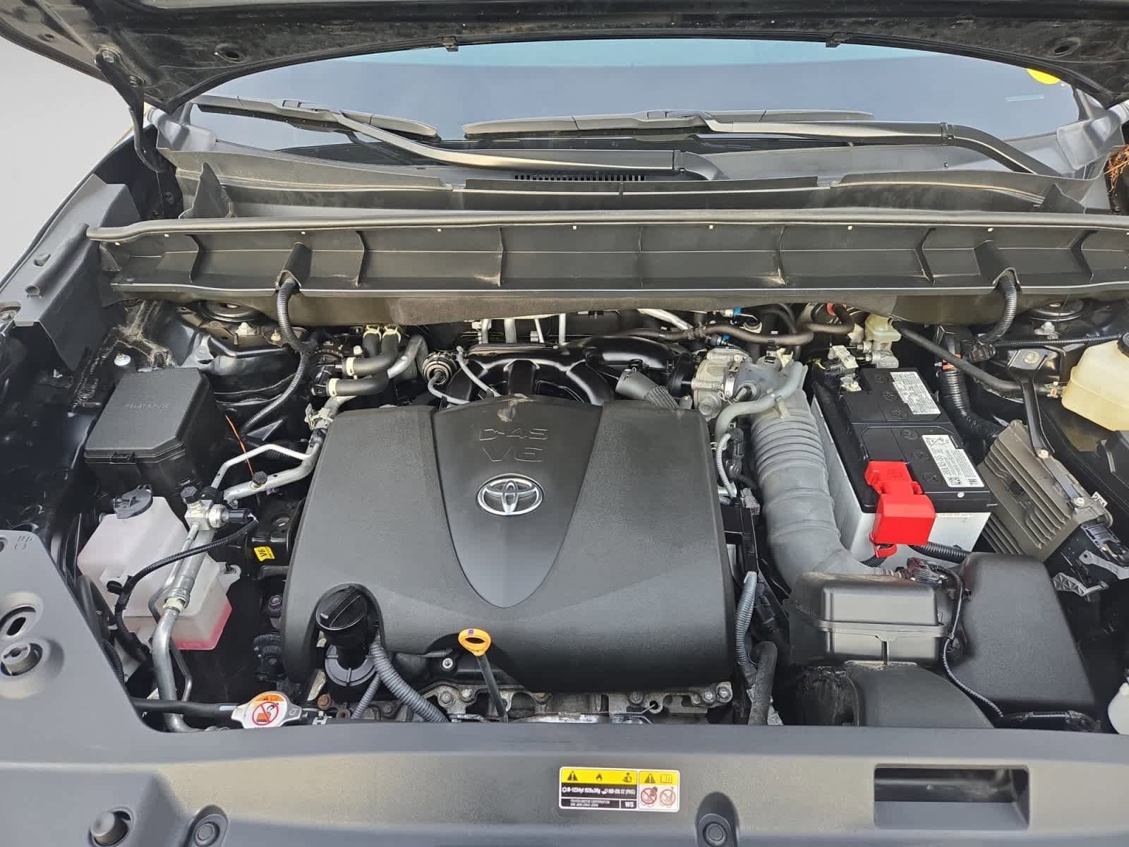 used 2022 Toyota Highlander car, priced at $36,998
