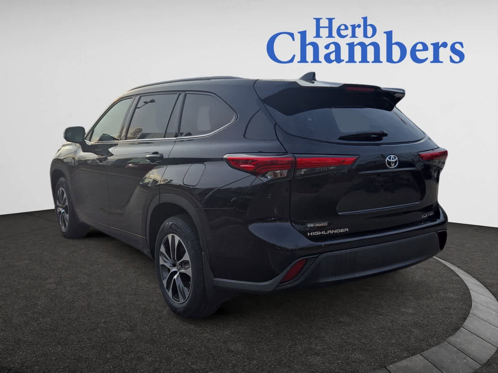 used 2022 Toyota Highlander car, priced at $36,998