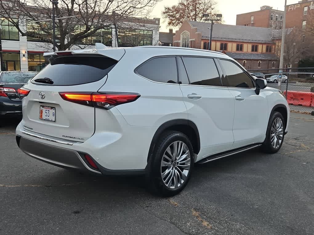 used 2023 Toyota Highlander car, priced at $47,998