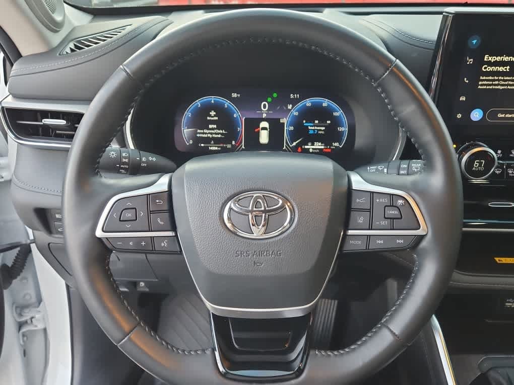 used 2023 Toyota Highlander car, priced at $47,998