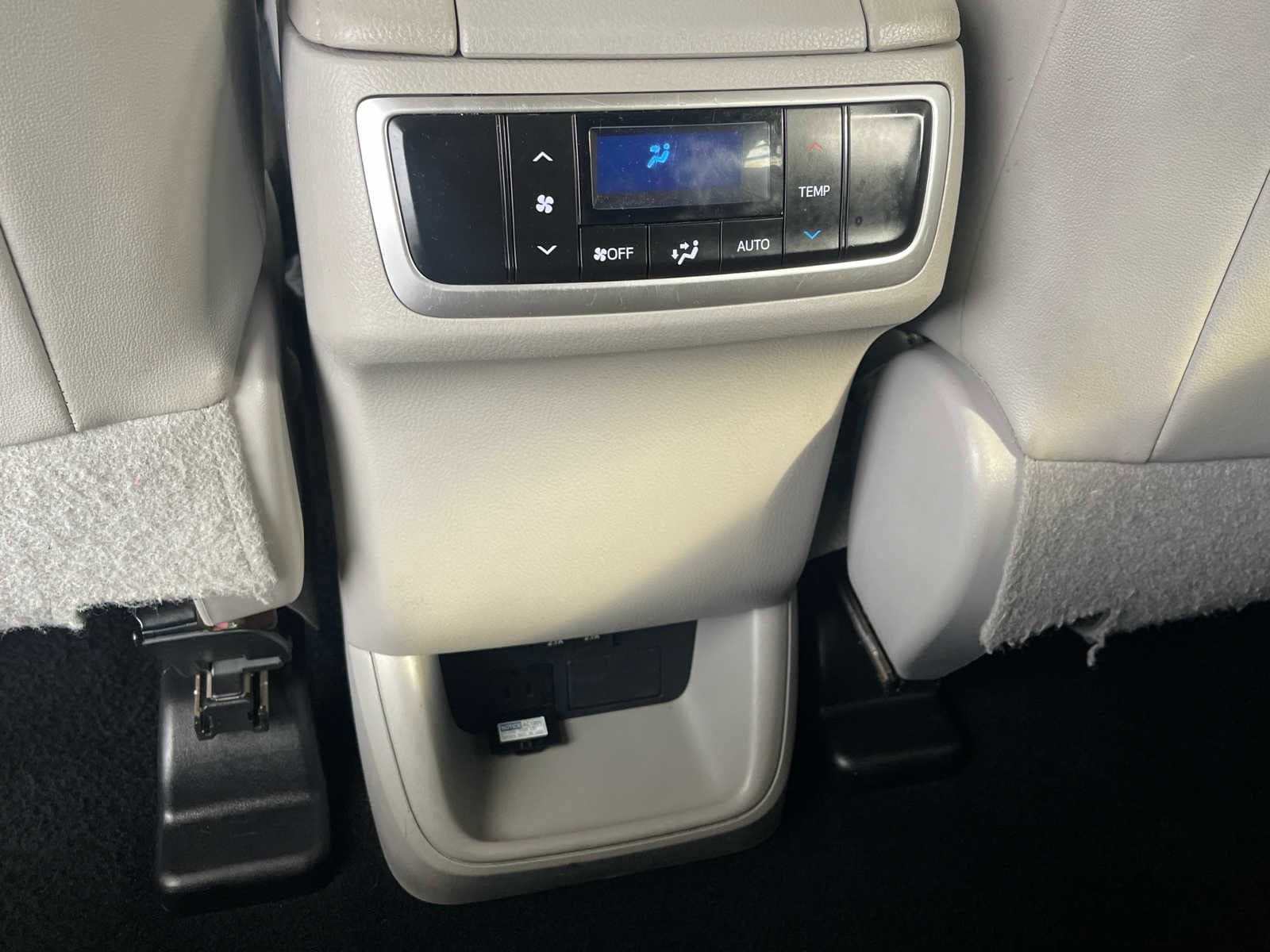 used 2019 Toyota Highlander car, priced at $29,998