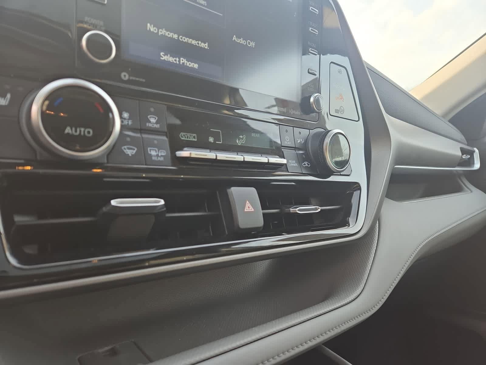 used 2022 Toyota Highlander car, priced at $36,998