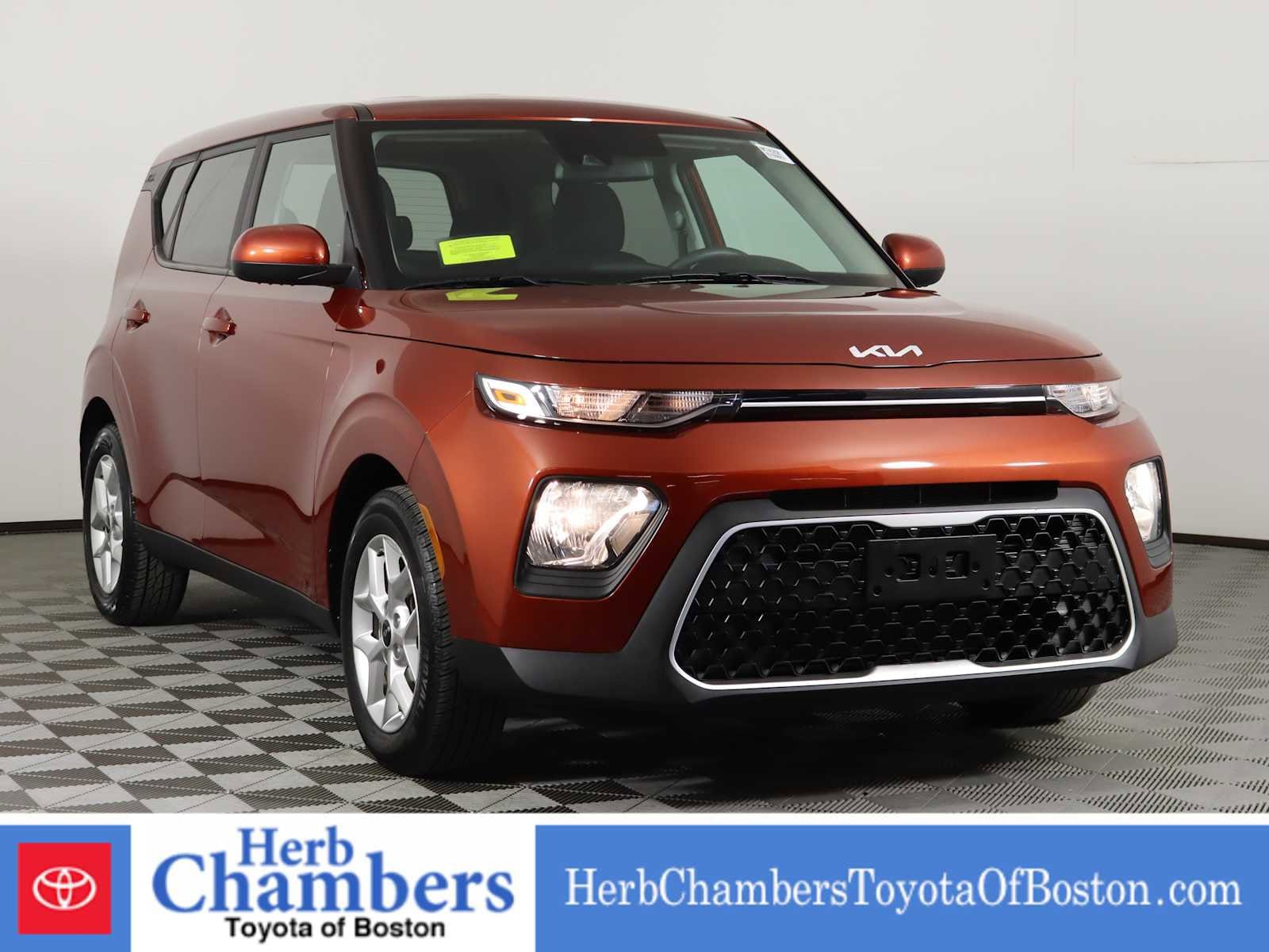 used 2022 Kia Soul car, priced at $17,998