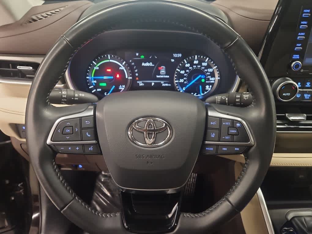 used 2021 Toyota Highlander Hybrid car, priced at $38,998