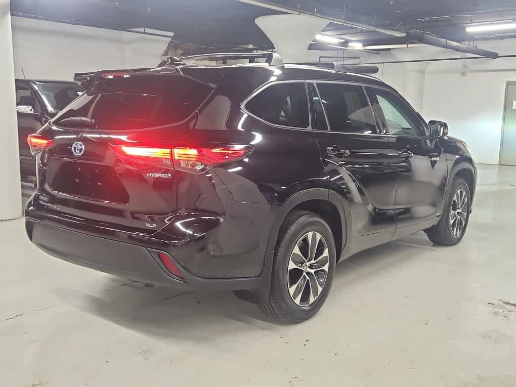 used 2021 Toyota Highlander Hybrid car, priced at $38,998