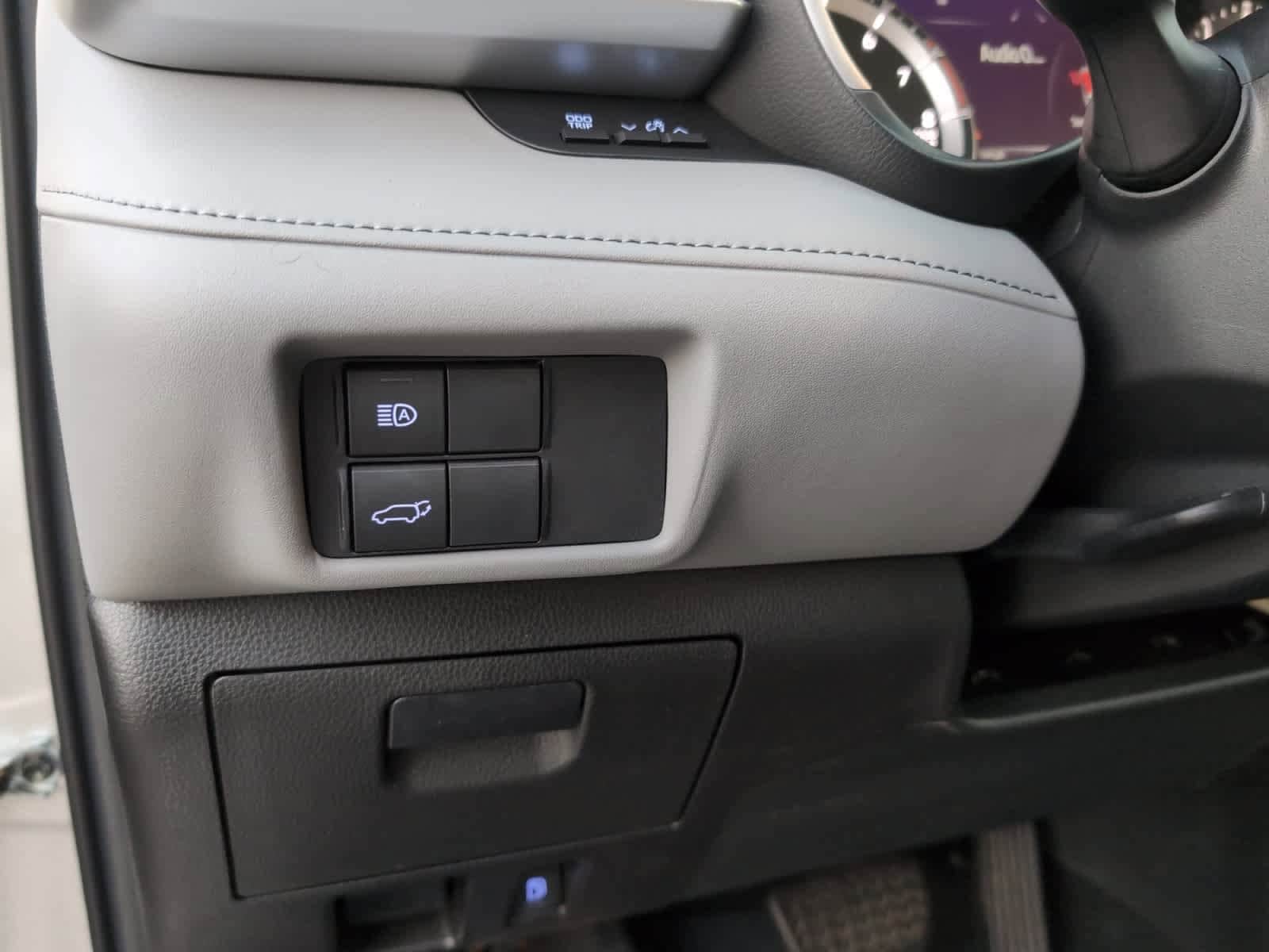 used 2022 Toyota Highlander car, priced at $37,998