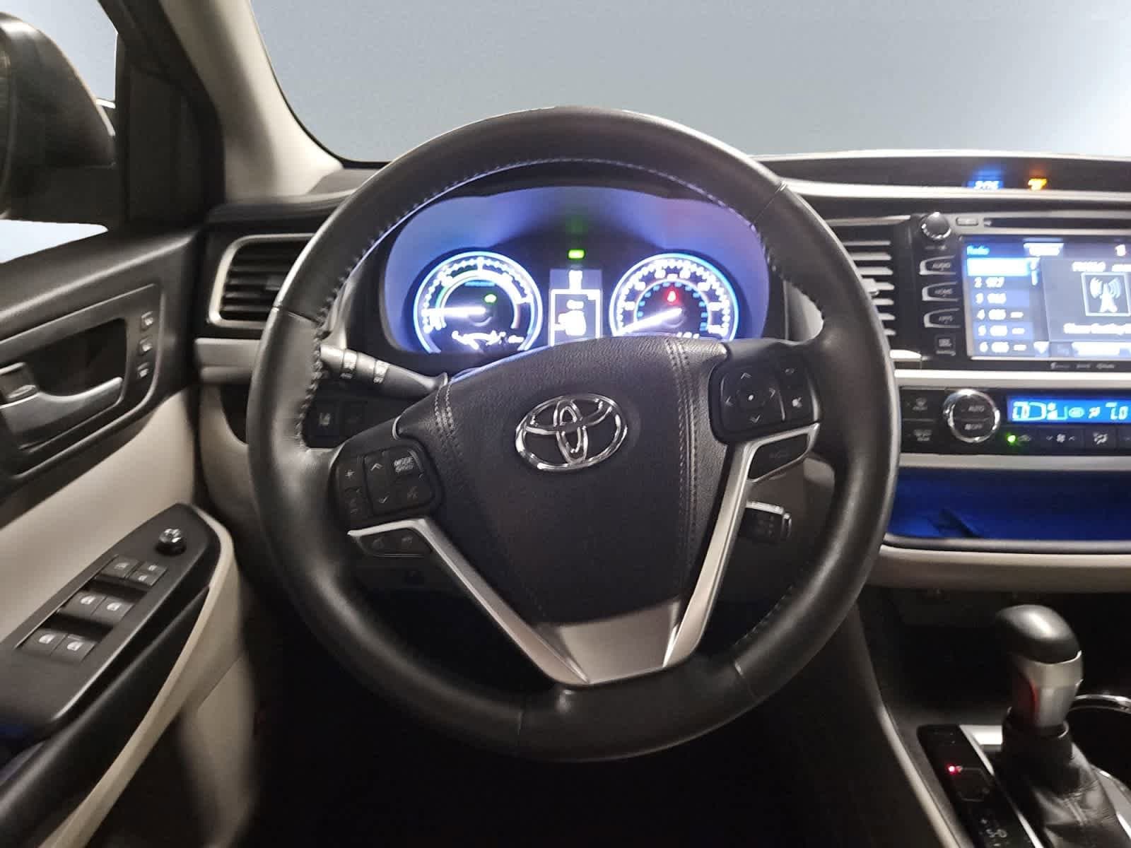 used 2016 Toyota Highlander Hybrid car, priced at $28,998