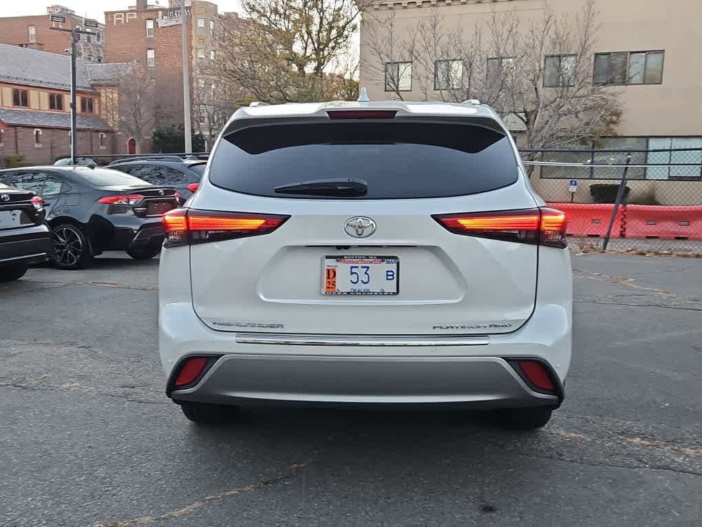 used 2023 Toyota Highlander car, priced at $47,998