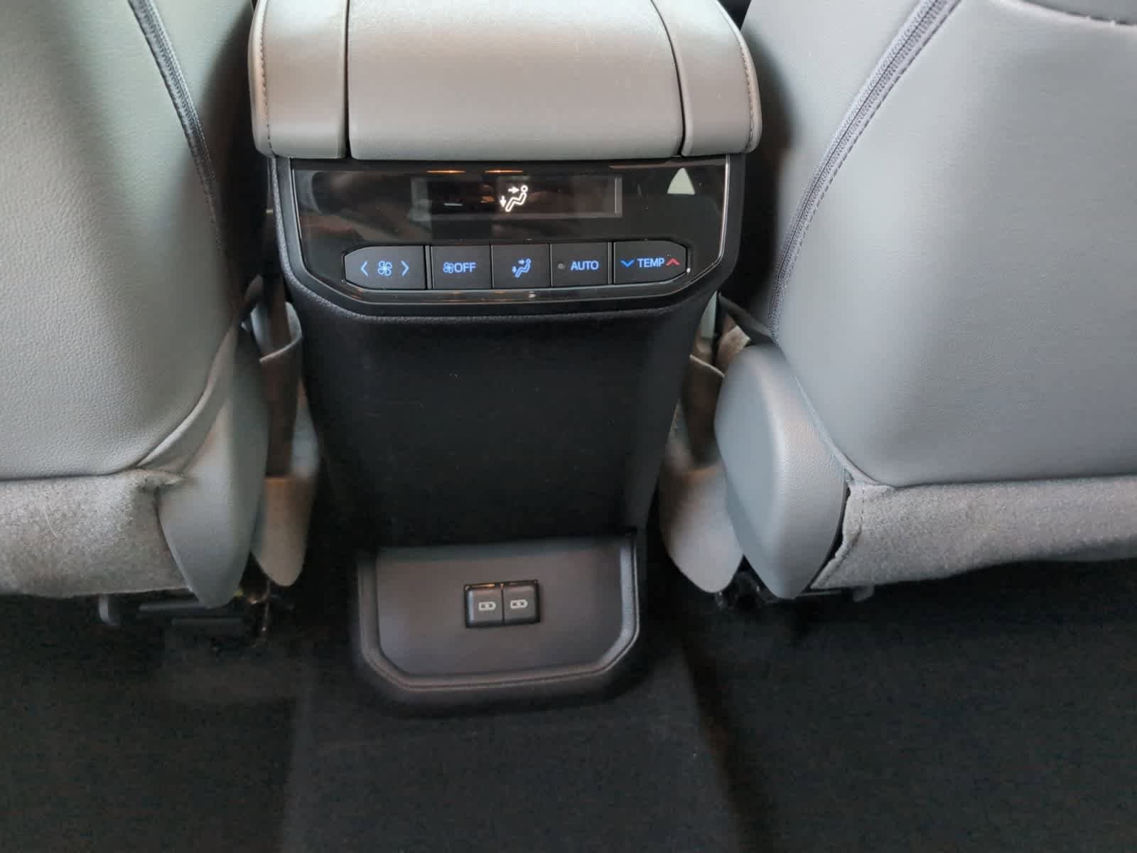 used 2022 Toyota Highlander car, priced at $37,998