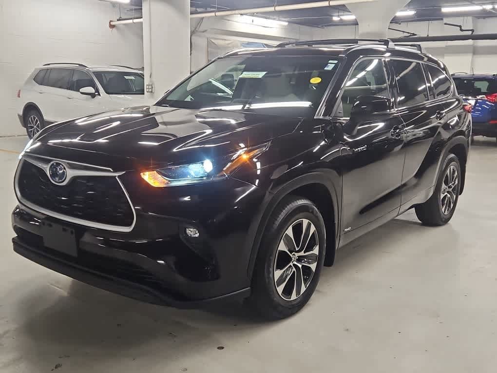 used 2021 Toyota Highlander Hybrid car, priced at $38,998