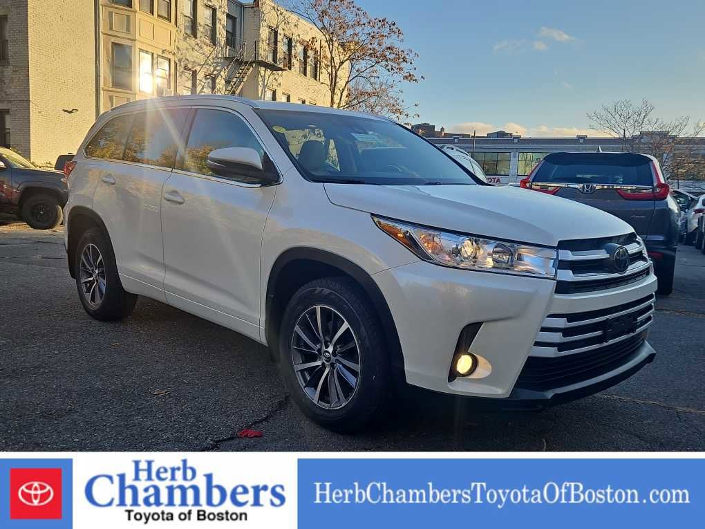 used 2018 Toyota Highlander car, priced at $24,998