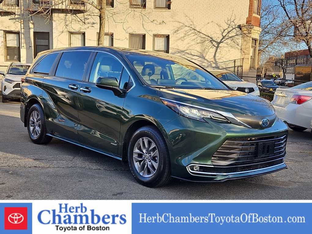 used 2021 Toyota Sienna car, priced at $39,998