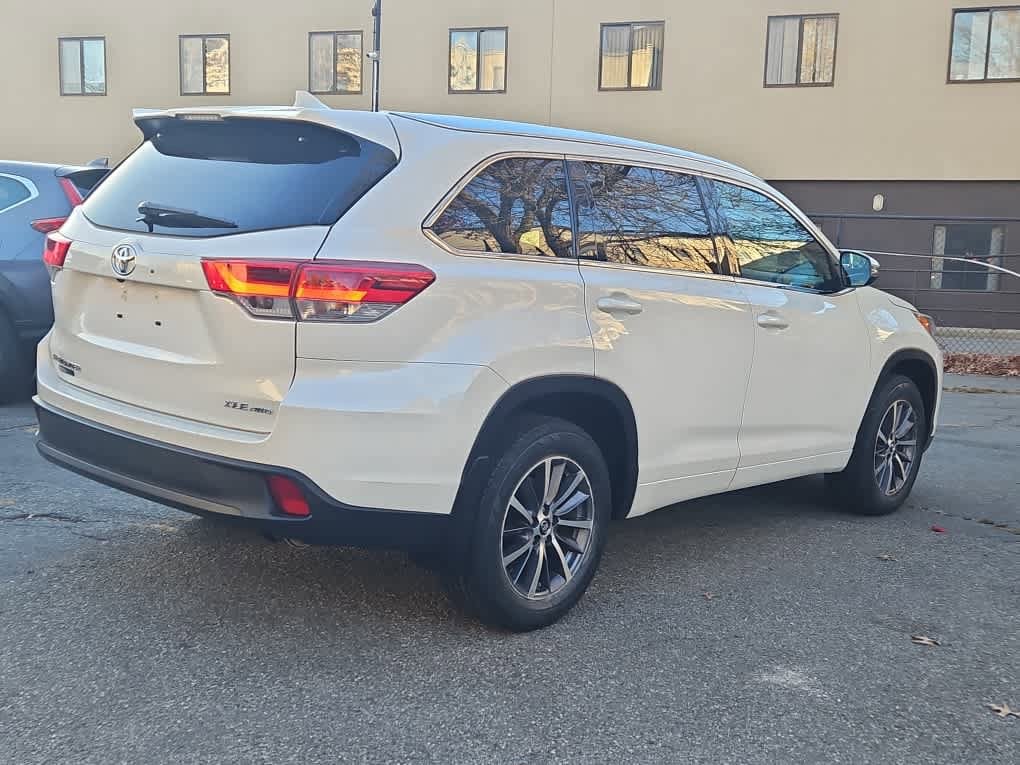 used 2018 Toyota Highlander car, priced at $24,998