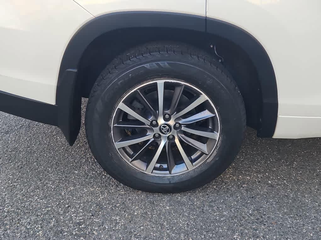 used 2018 Toyota Highlander car, priced at $24,998