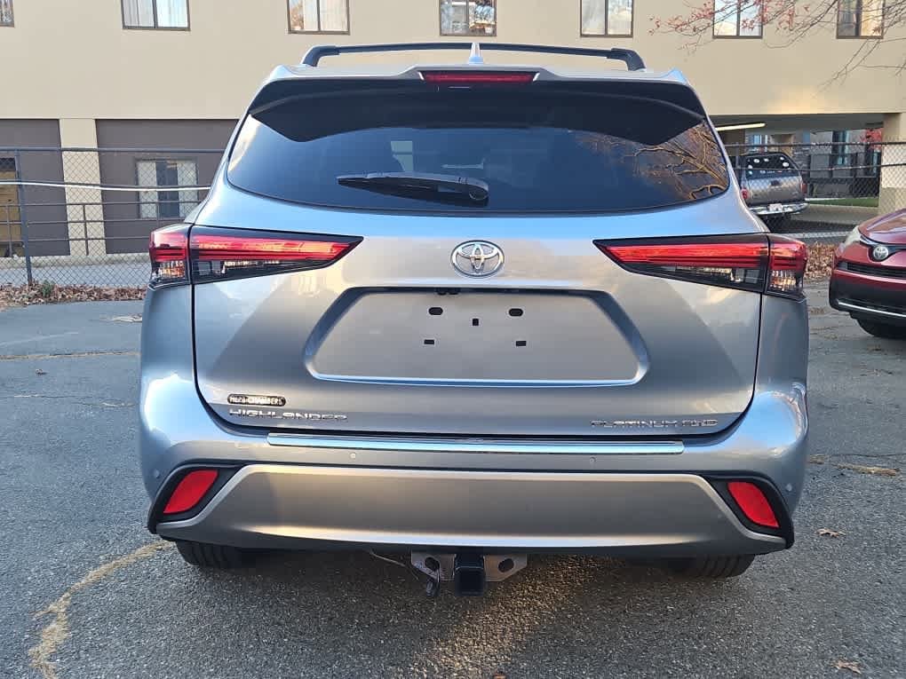 used 2021 Toyota Highlander car, priced at $36,598