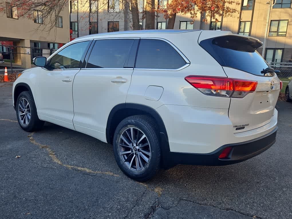 used 2018 Toyota Highlander car, priced at $24,998