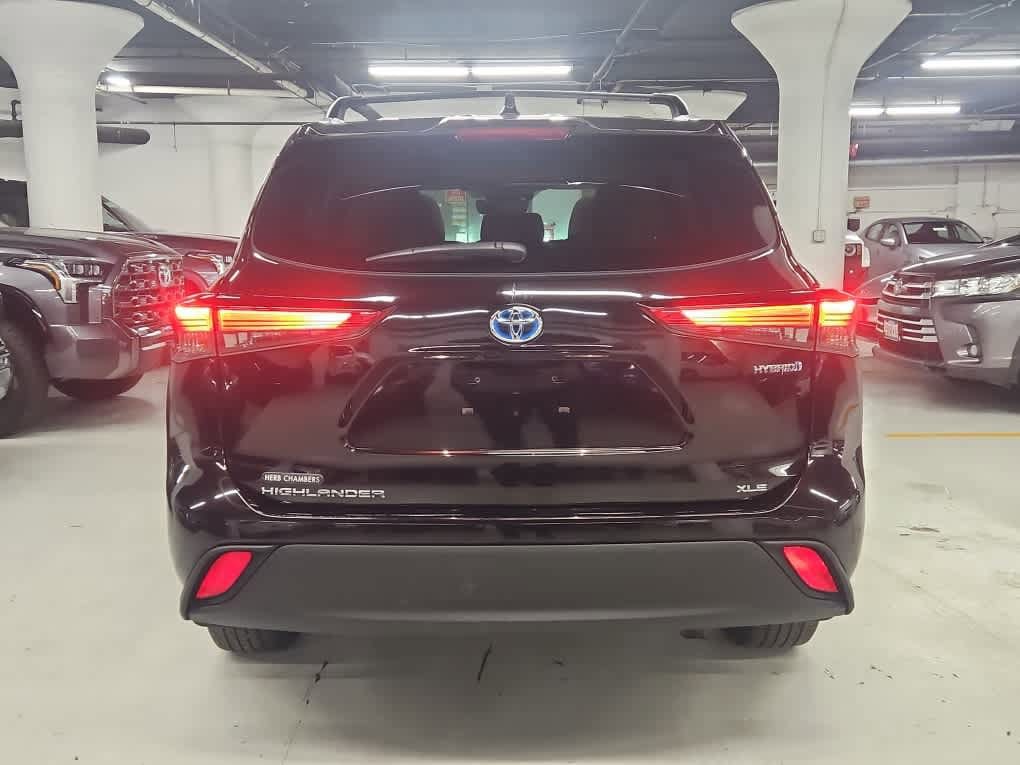 used 2021 Toyota Highlander Hybrid car, priced at $38,998