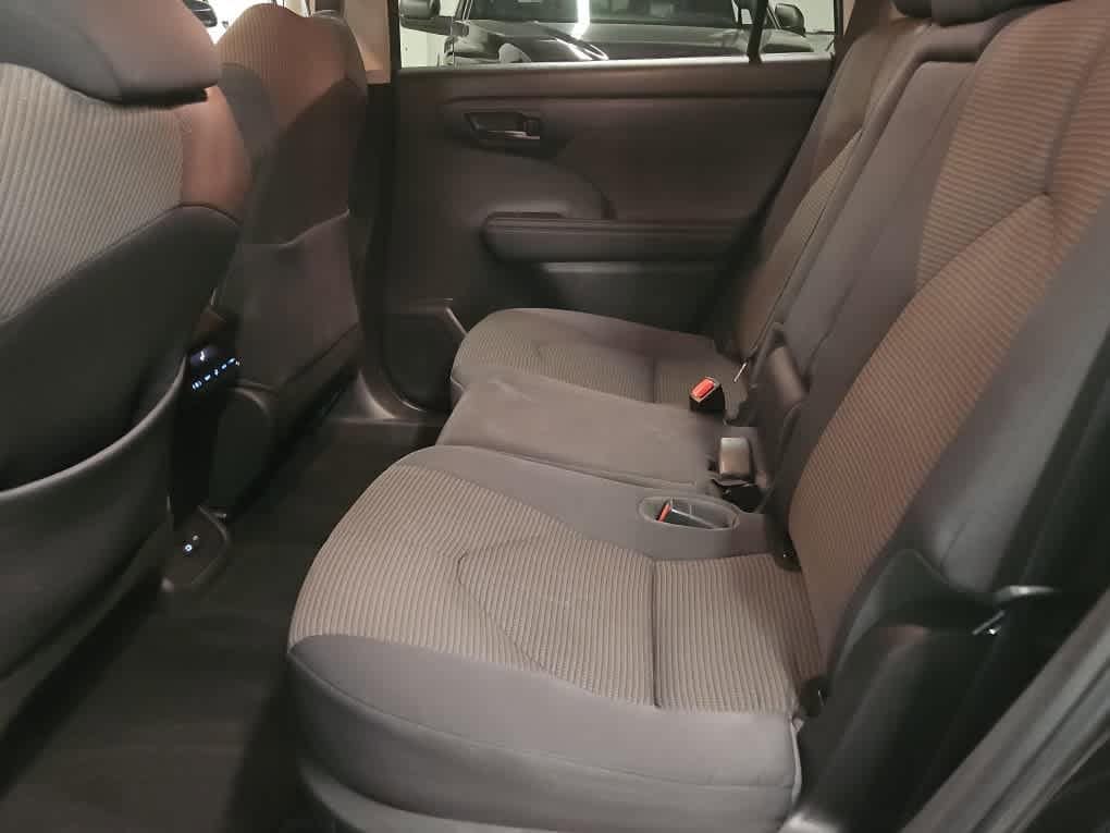 used 2022 Toyota Highlander car, priced at $32,998