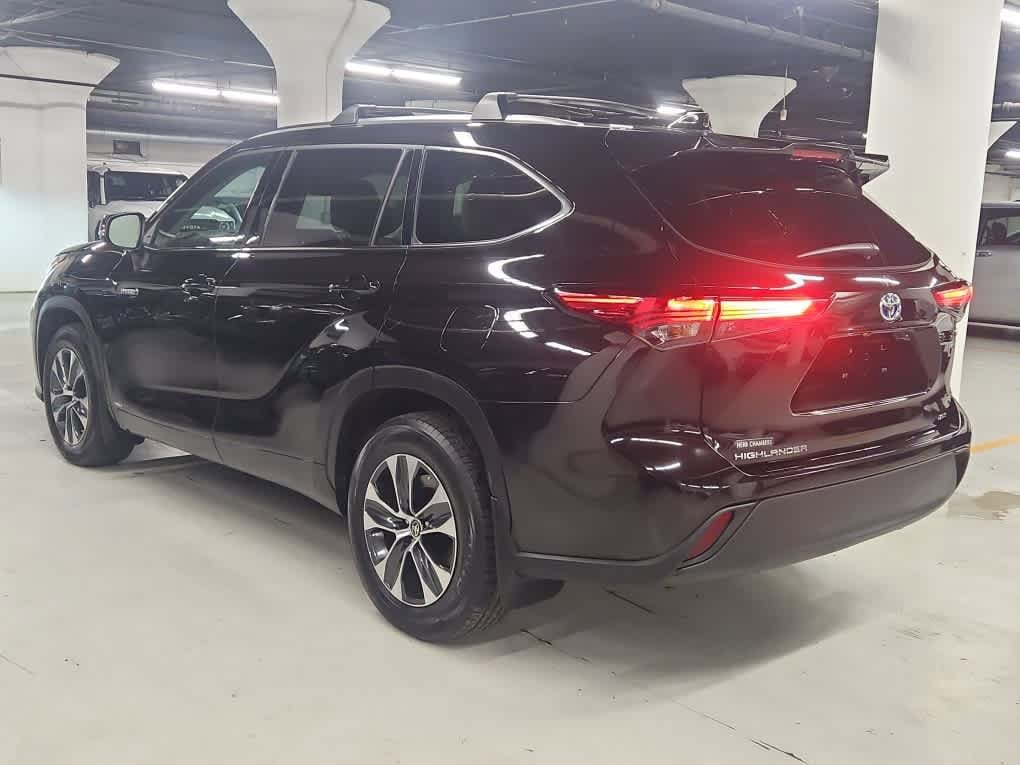 used 2021 Toyota Highlander Hybrid car, priced at $38,998