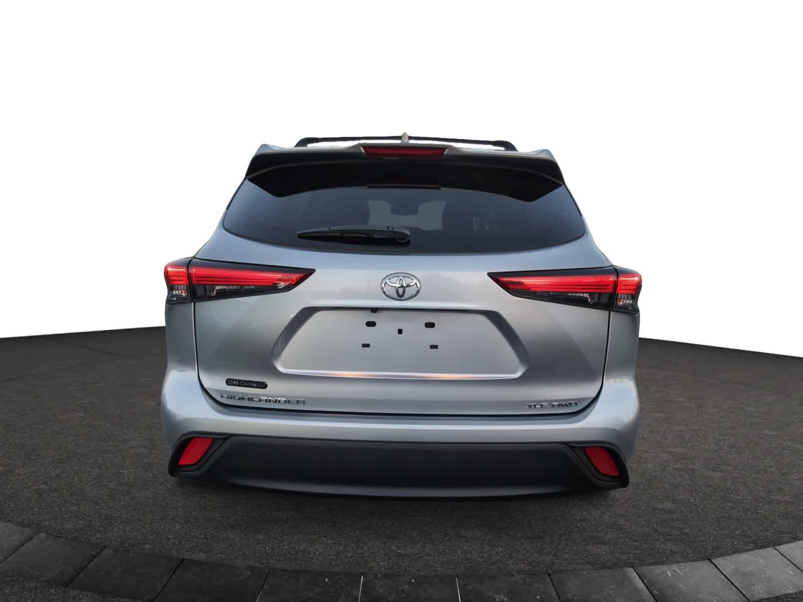 used 2022 Toyota Highlander car, priced at $37,998