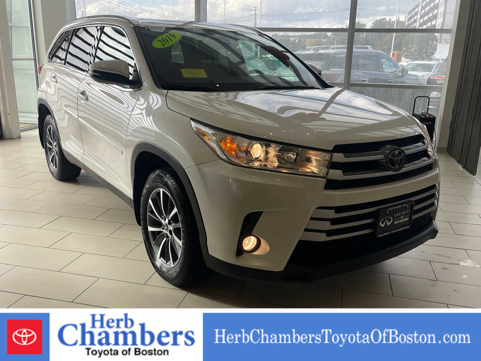 used 2019 Toyota Highlander car, priced at $29,998