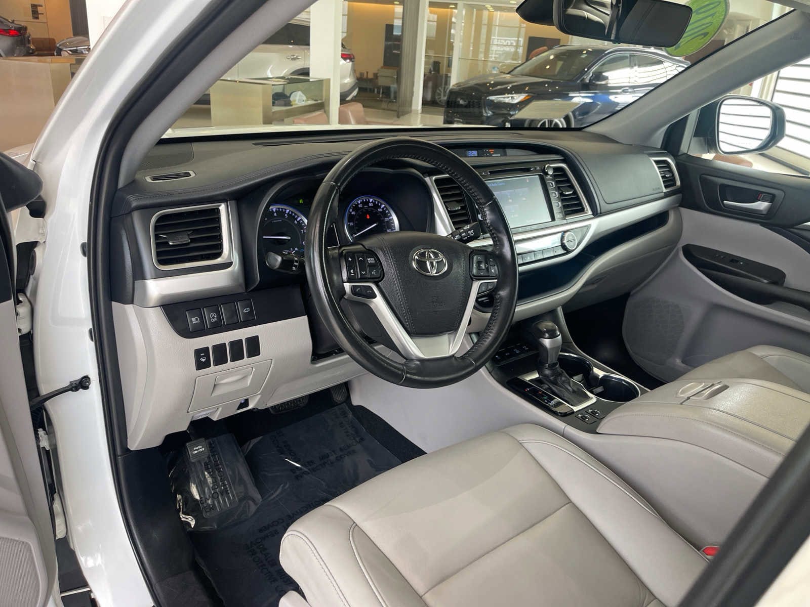 used 2019 Toyota Highlander car, priced at $29,998