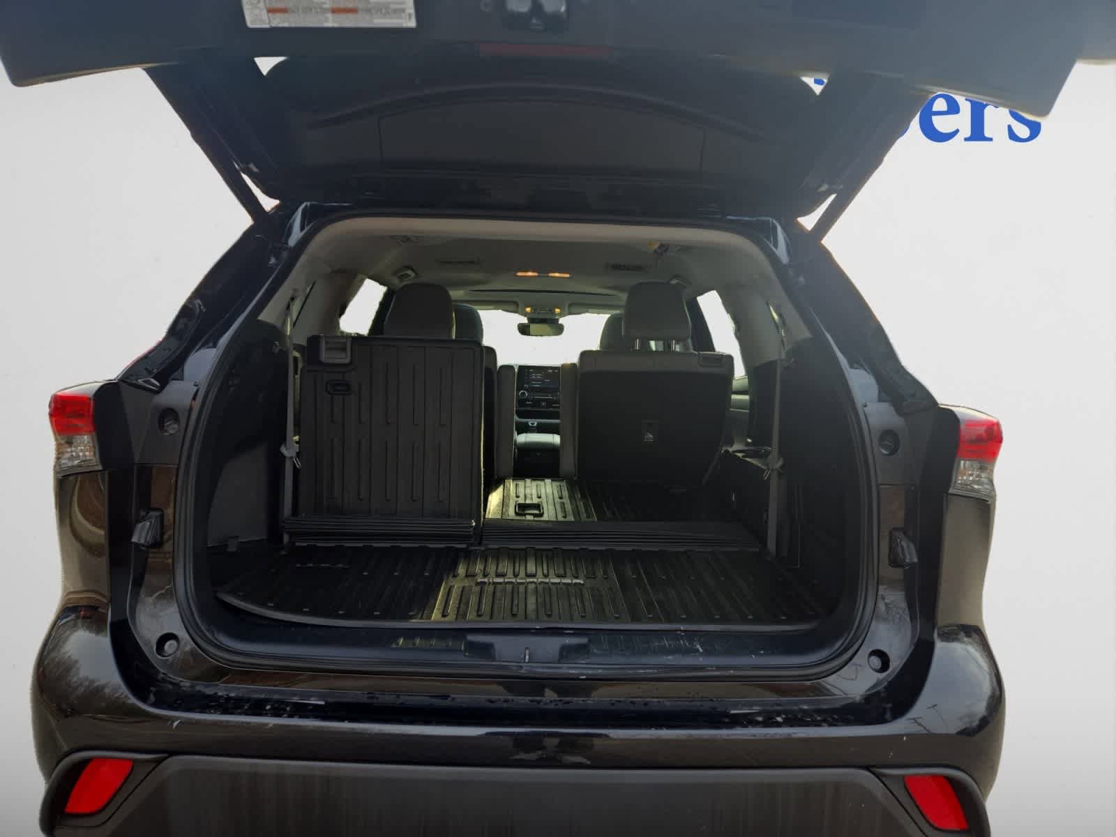 used 2022 Toyota Highlander car, priced at $36,998