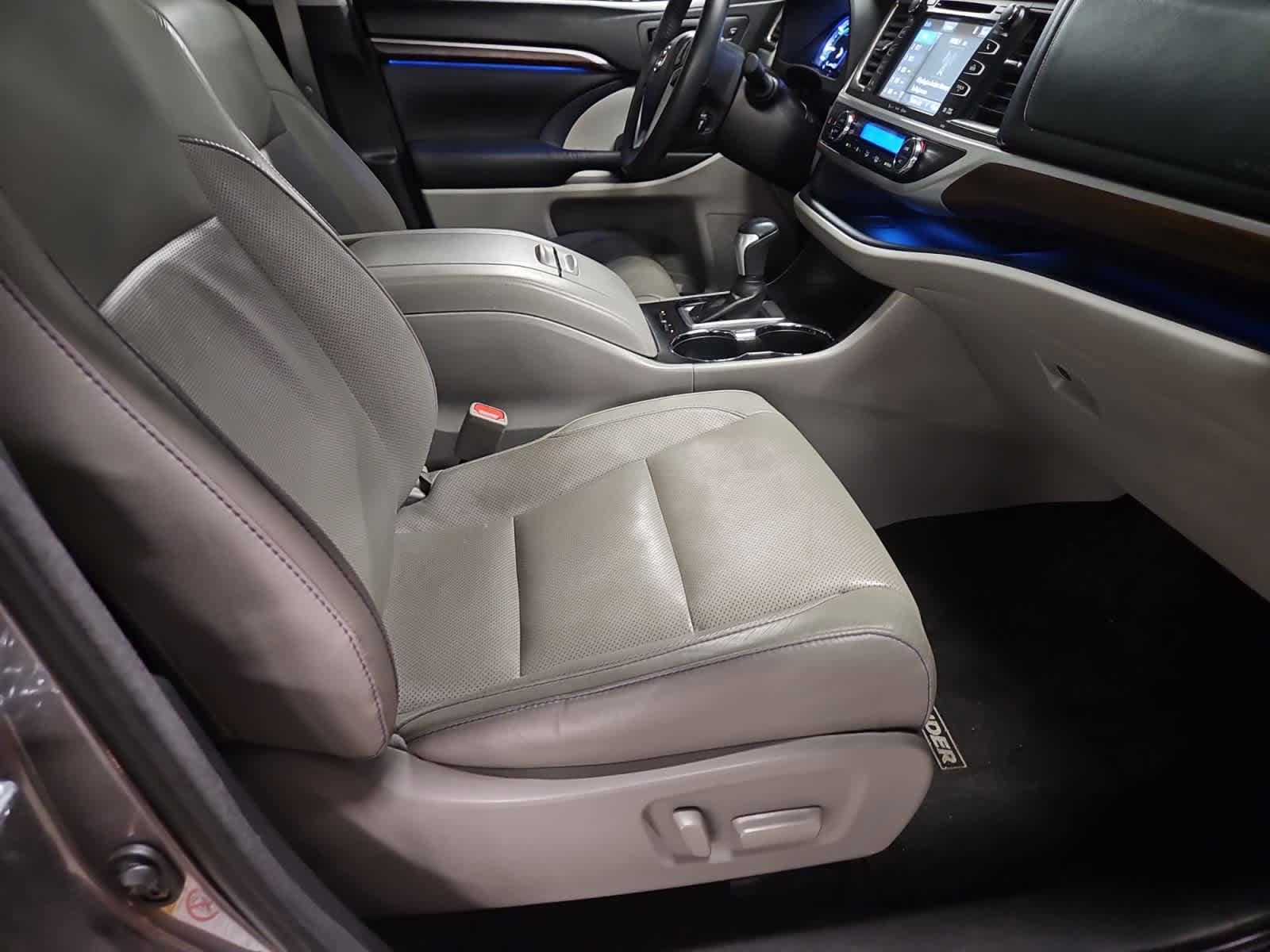 used 2016 Toyota Highlander Hybrid car, priced at $28,998