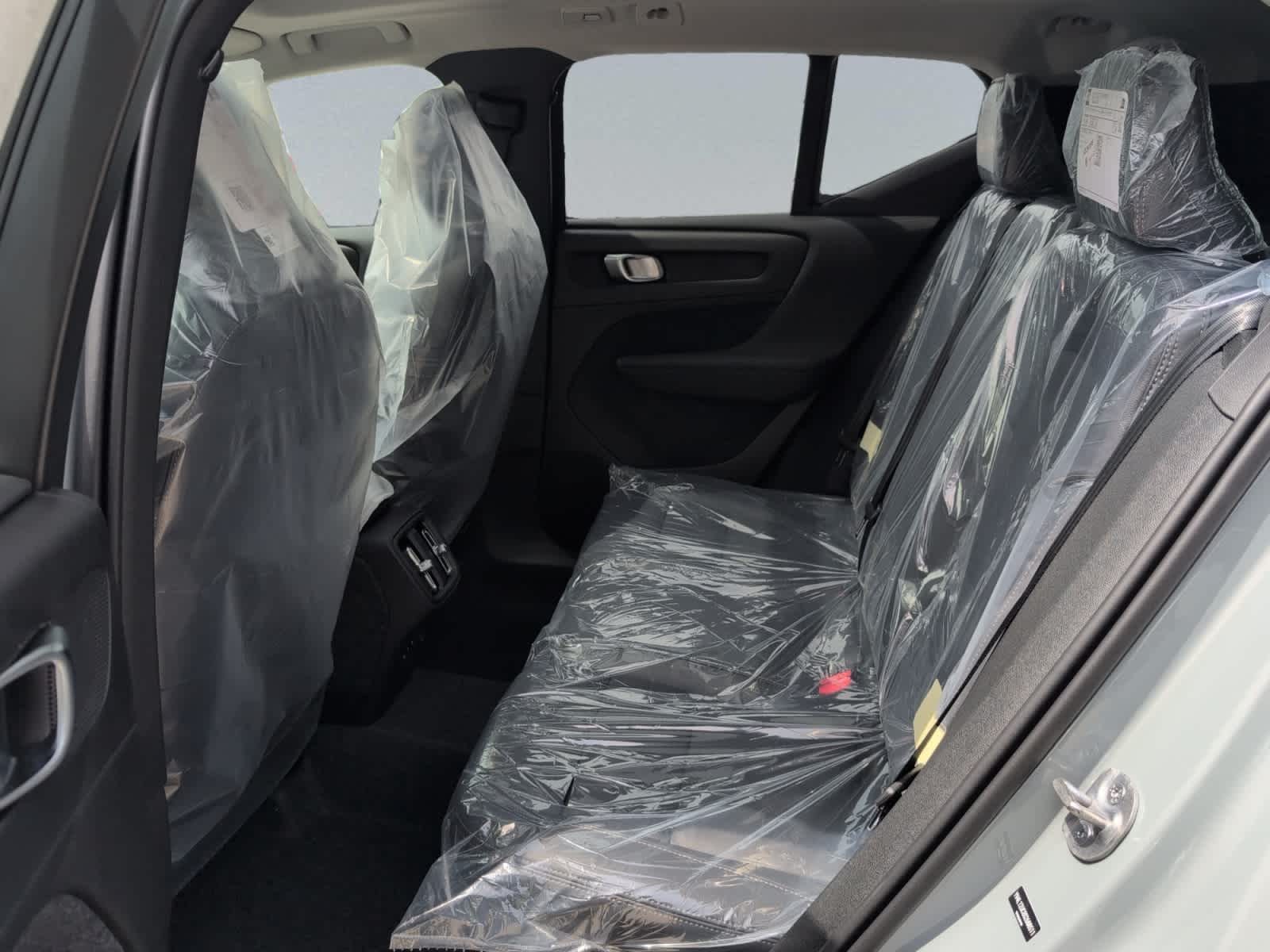 new 2025 Volvo XC40 car, priced at $49,585